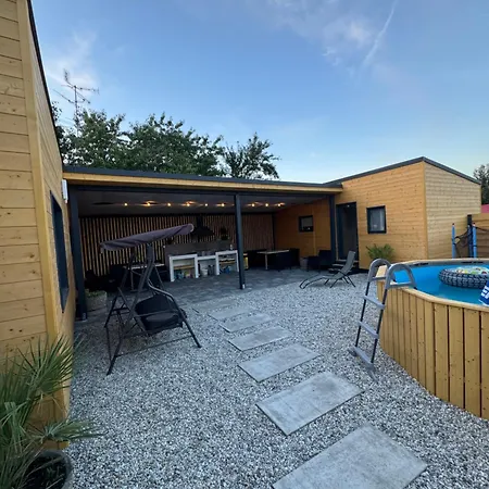 Sauna & Pool Reatreat *